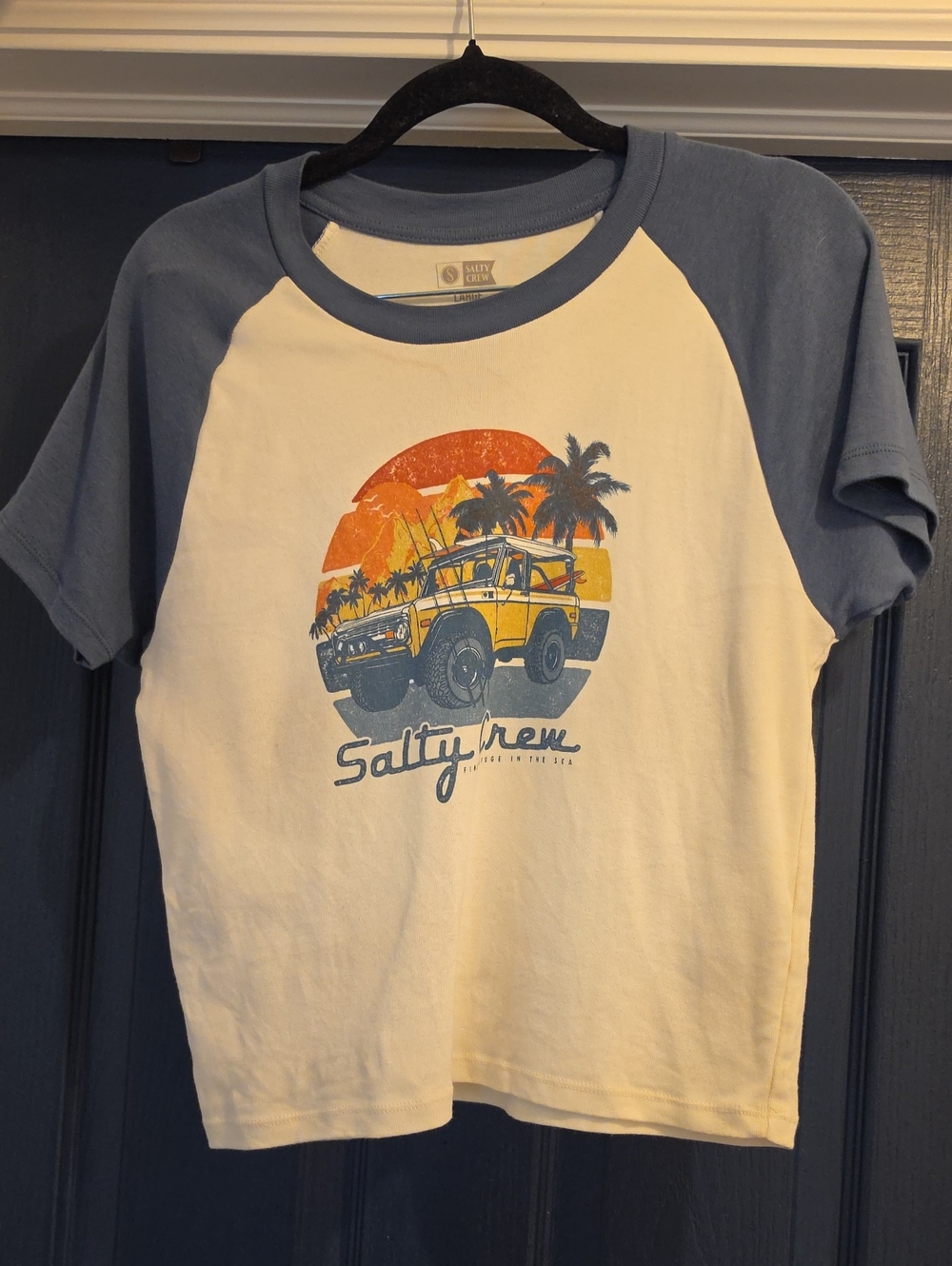 Salty Crew Womens Large White Raglan Cropped Tee Blue Sleeves and Yellow Graphic - Picture 1 of 4